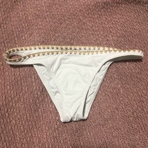 O’Neil white swim bottoms